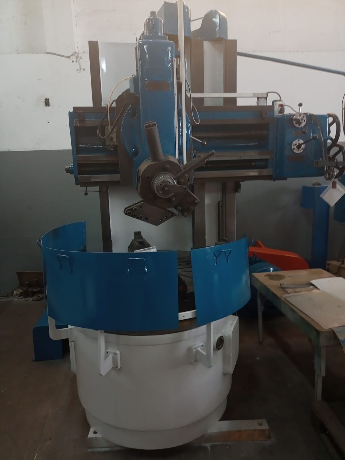 TORNO VERTICAL DEFUM KNA-100/135A