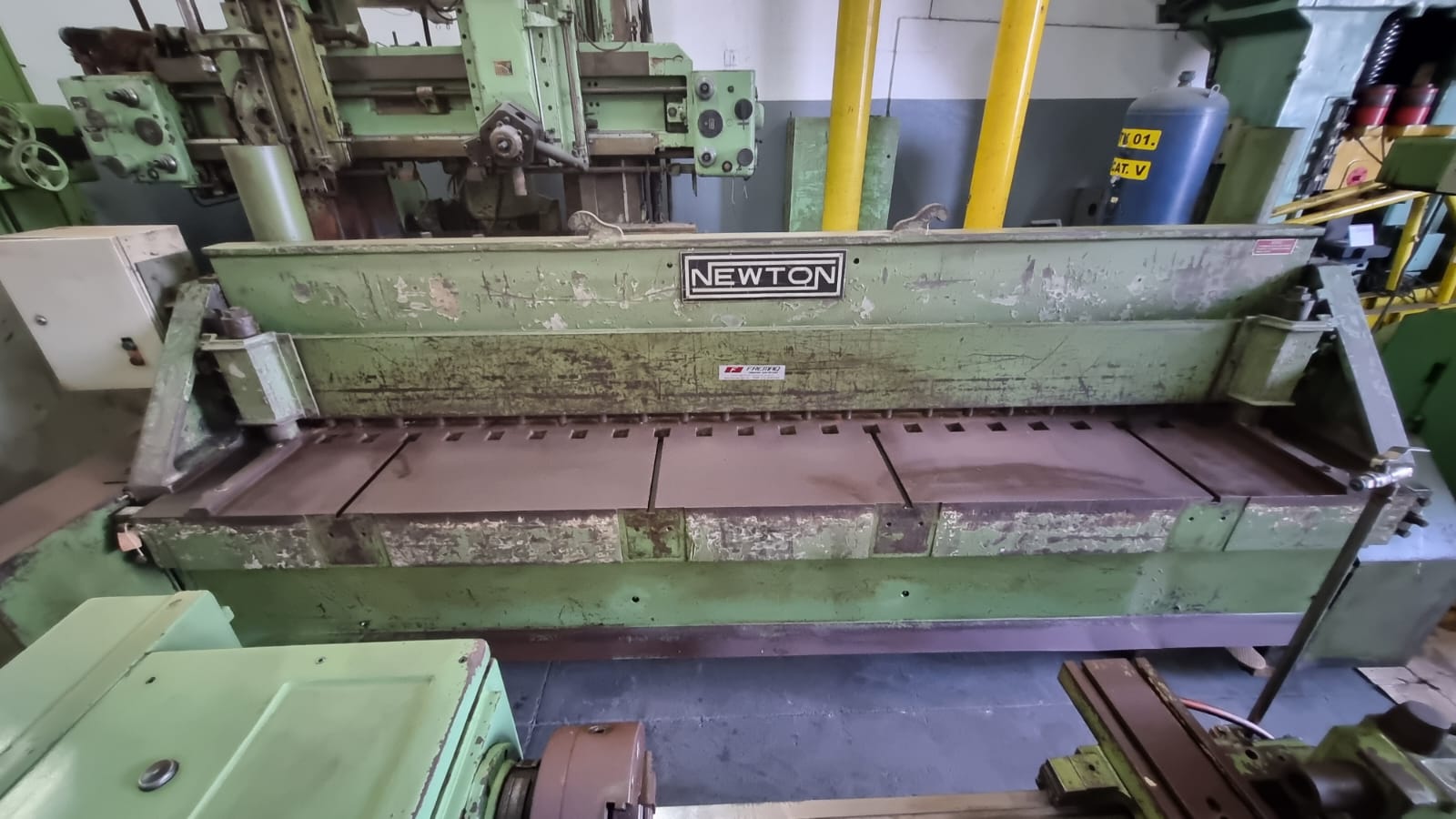 VENDIDO - GUILHOTINA MECANICA NEWTON GMN-3006