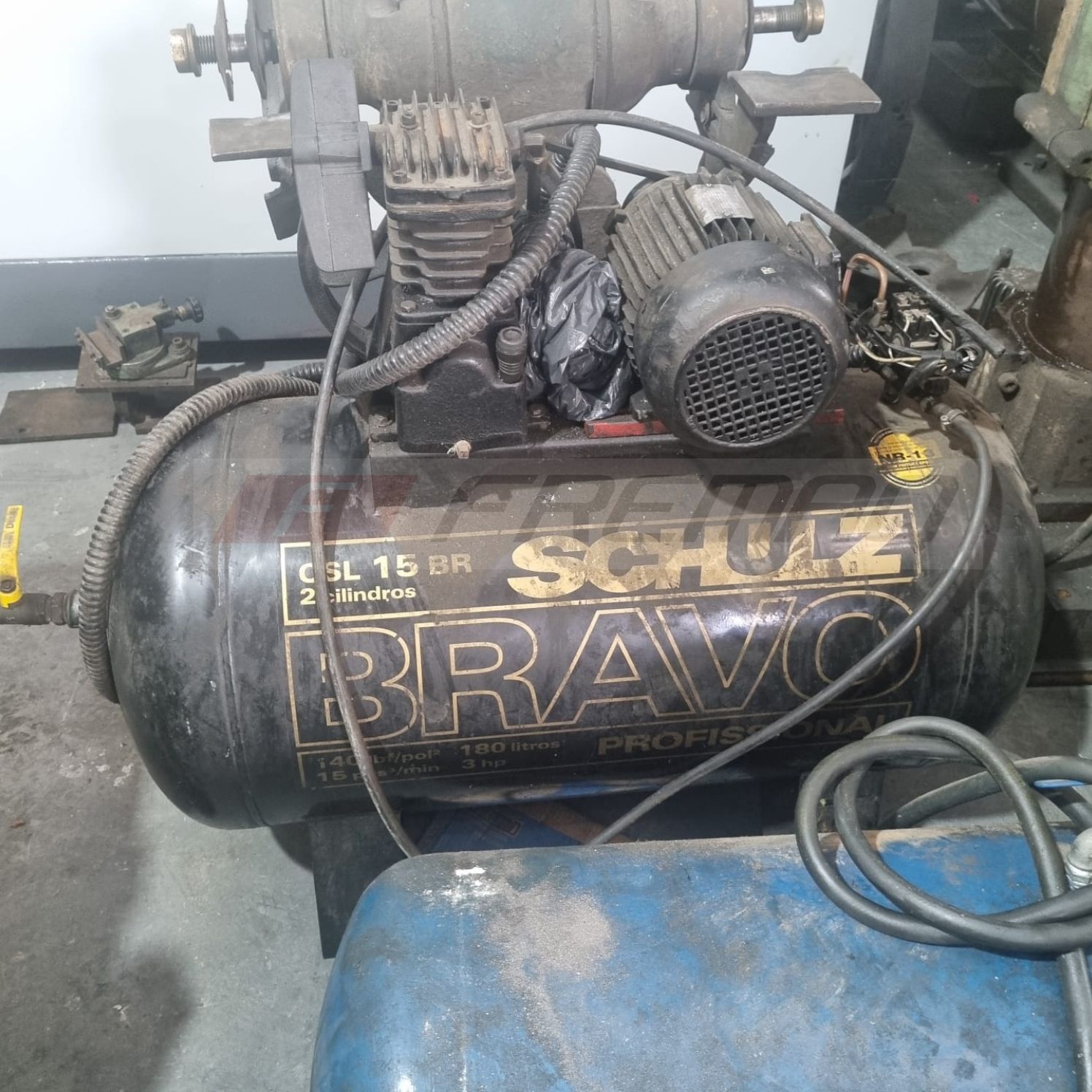 COMPRESSOR DE AR SCHULZ CSL-15BR/200