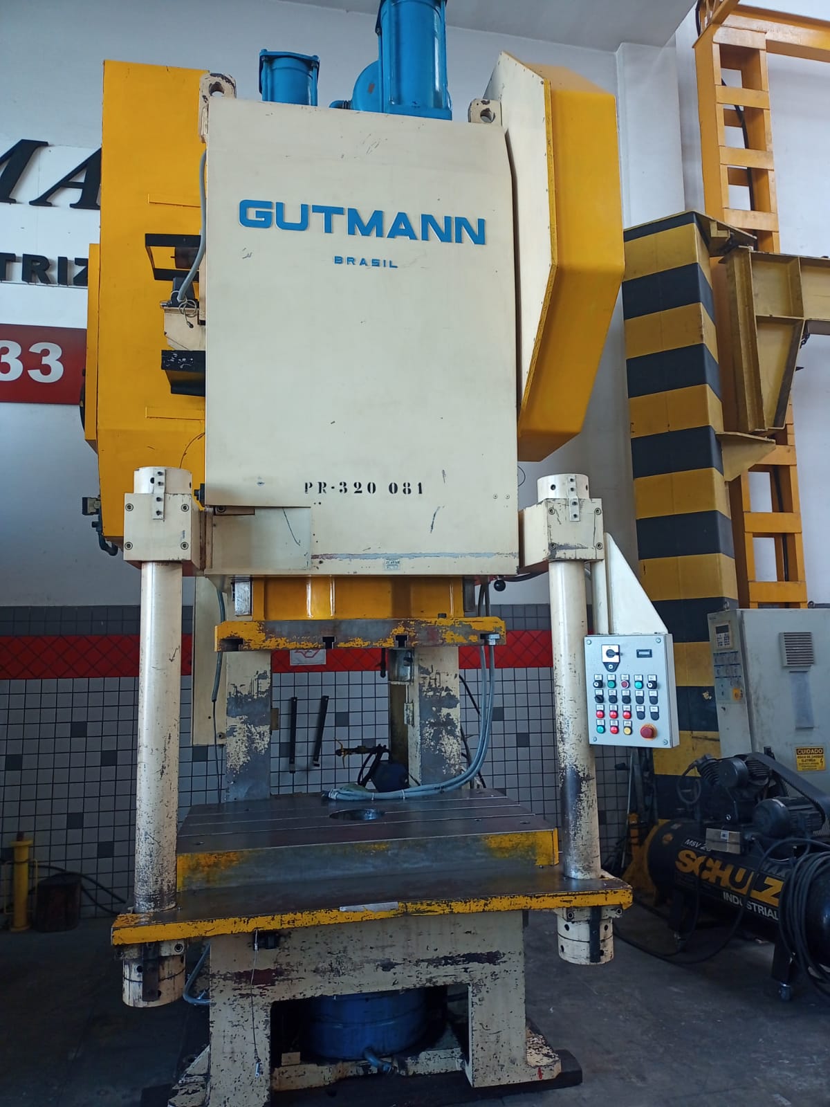 VENDIDA - PRENSA EXC. FREIO/FRICÇÃO GUTMANN PETF - 320 TON
