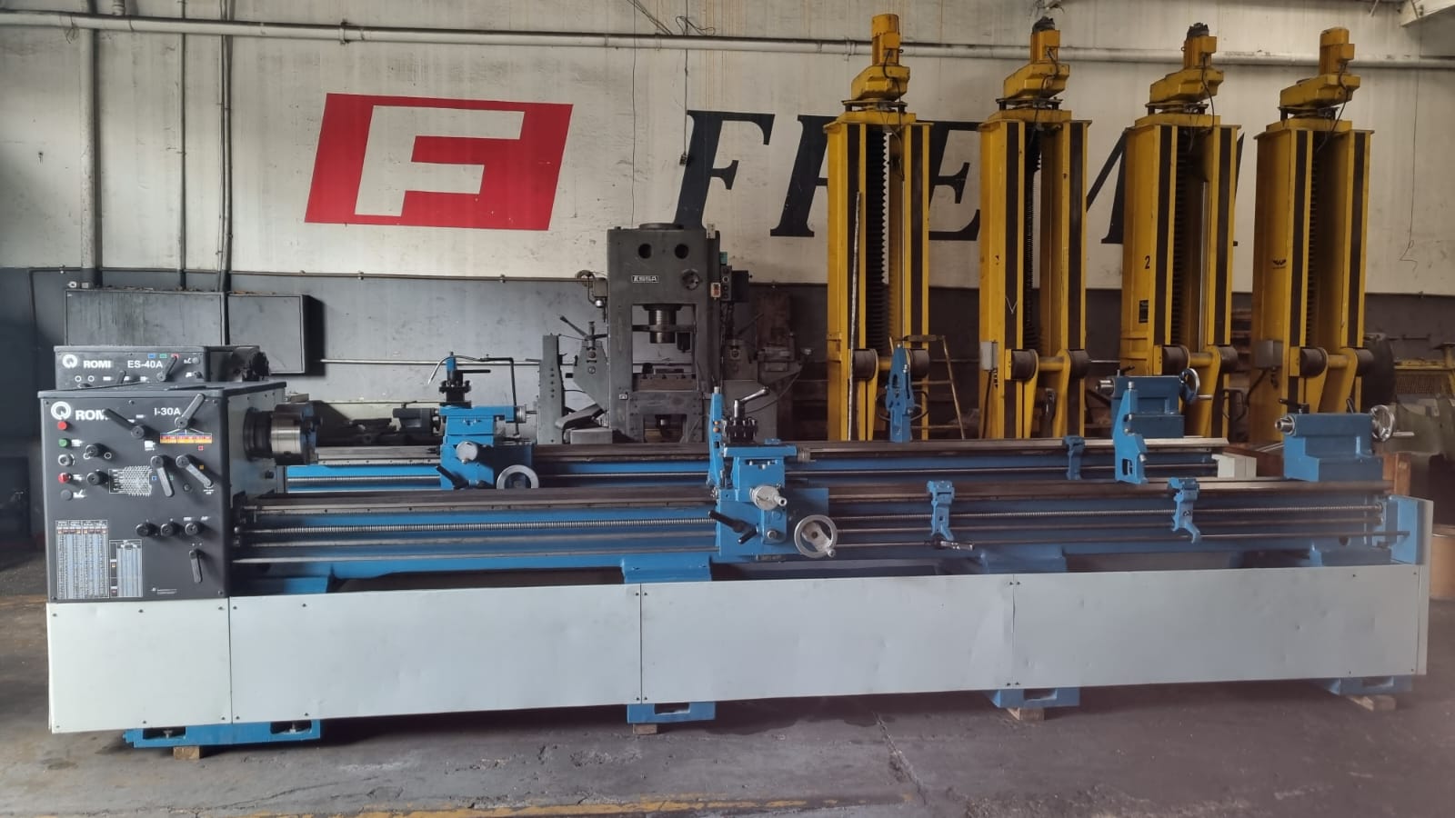 VENDIDO - TORNO MECÂNICO ROMI I-30A X 4000 MM