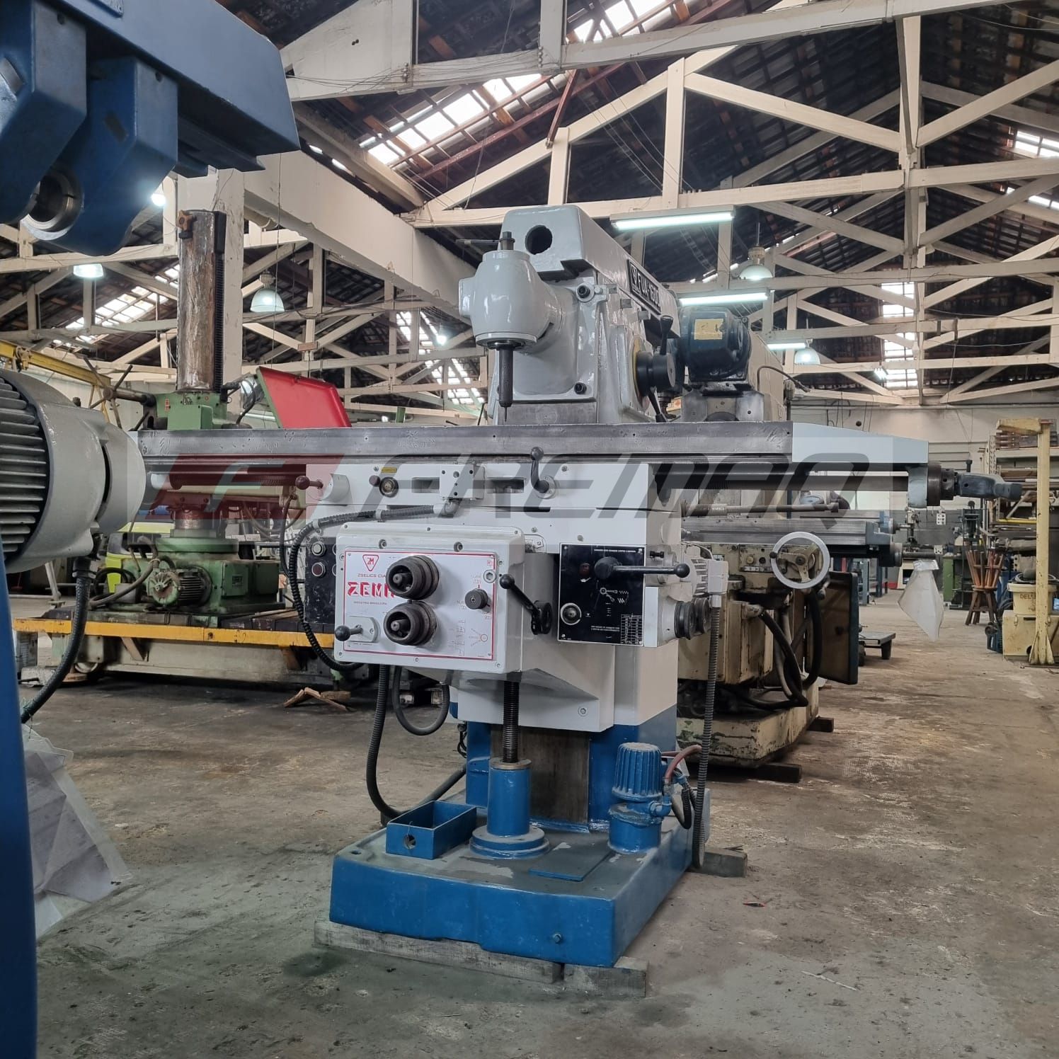 FRESADORA UNIVERSAL ZEMA FUA-1600