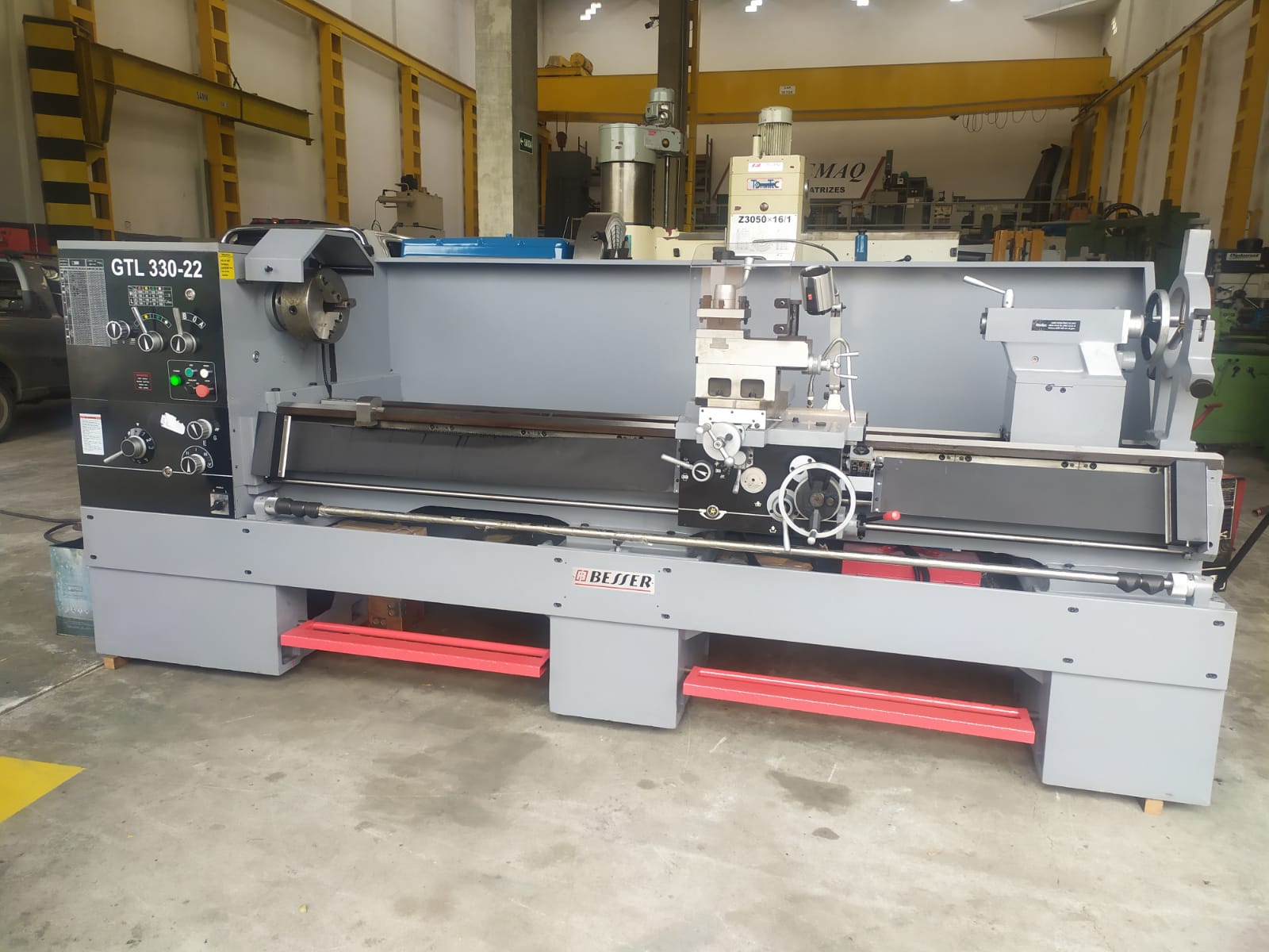 TORNO MECÂNICO BESSER GTL-330-22 660/830 X 2200 MM NOVO