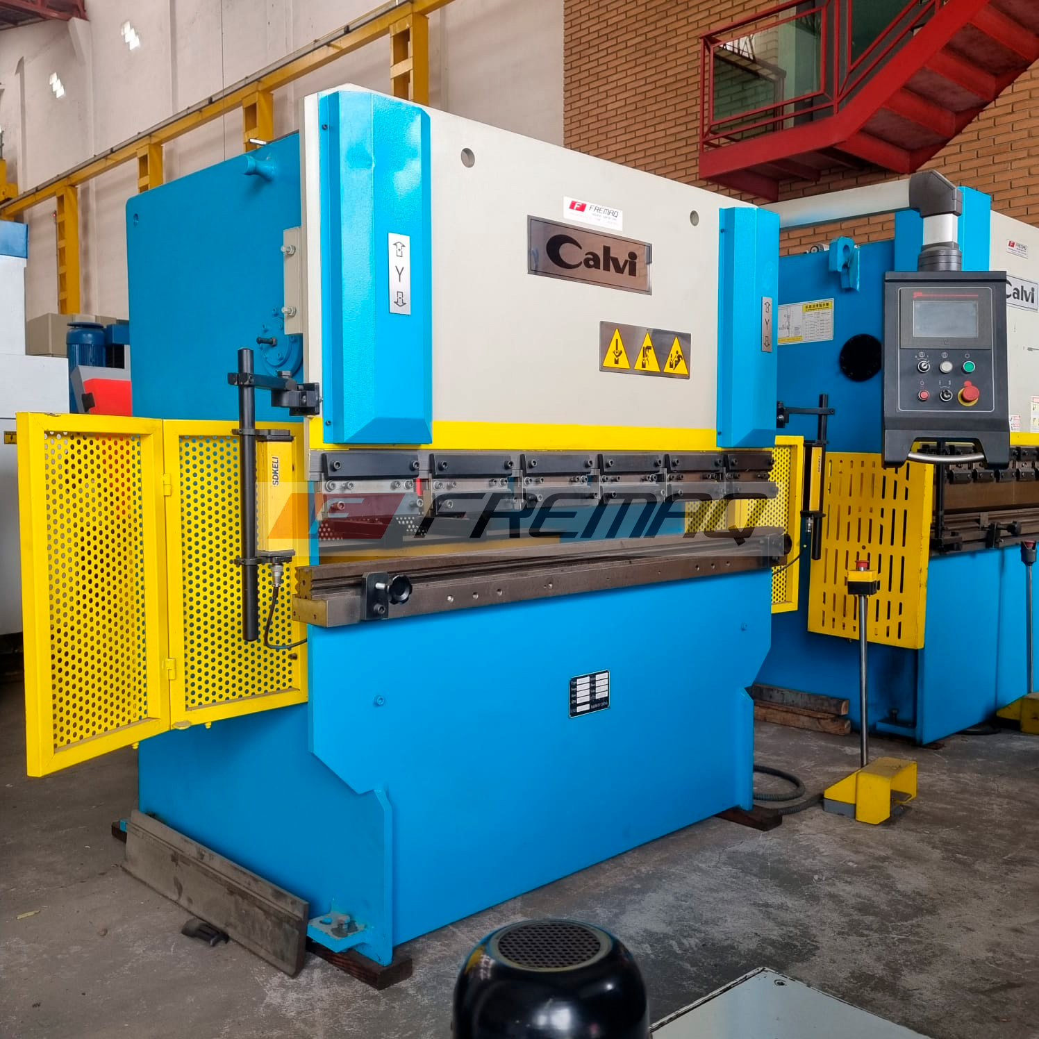 DOBRADEIRA HIDRAULICA CN CALVI 30T x 1600 mm