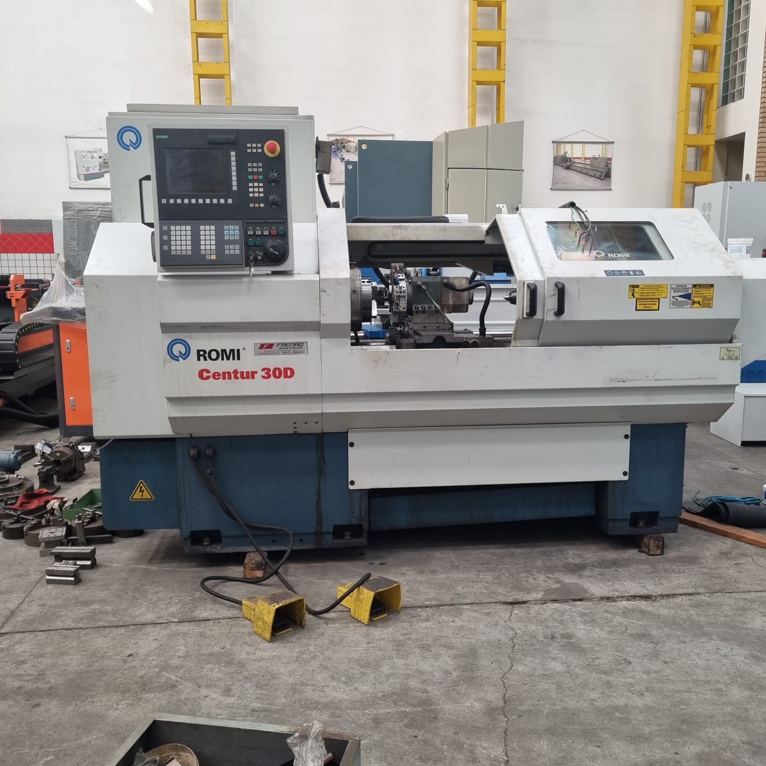 TORNO CNC ROMI 30D X 1000MM - COM TORRE
