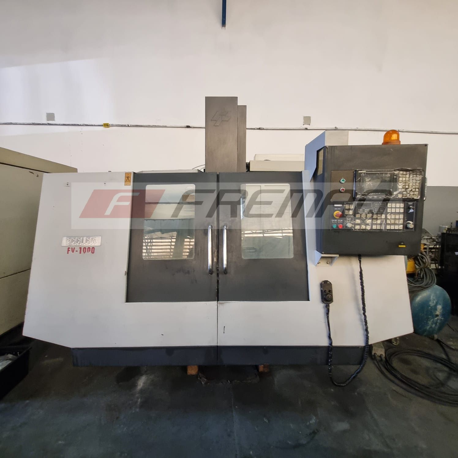 CENTRO DE USINAGEM FEELER FV-1000