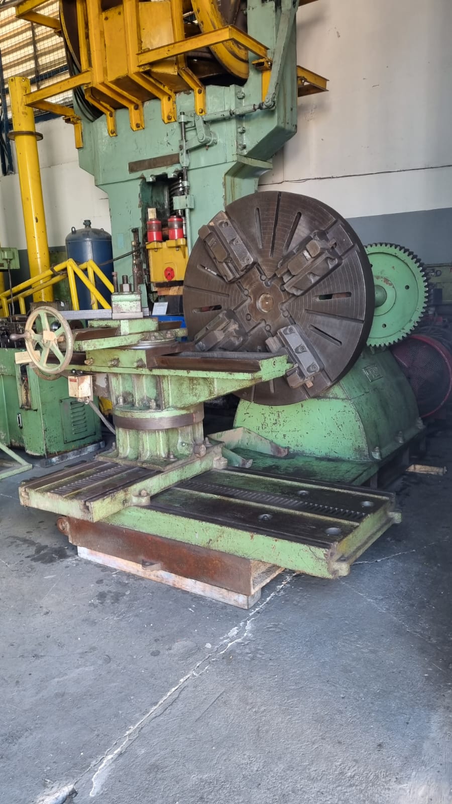 VENDIDO - TORNO PLATO TONANNI 2000 MM