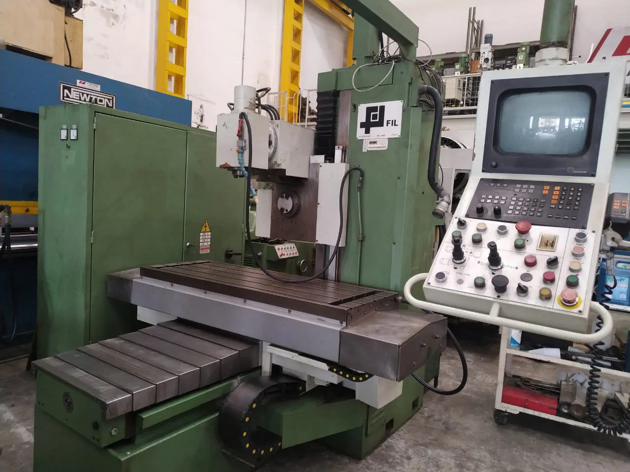 FRESADORA BANCO FIXO CNC "FIL" MOD. 1600