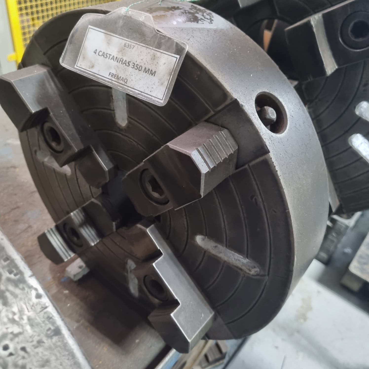 PLACA 350MM 4 CASTANHAS (6357)