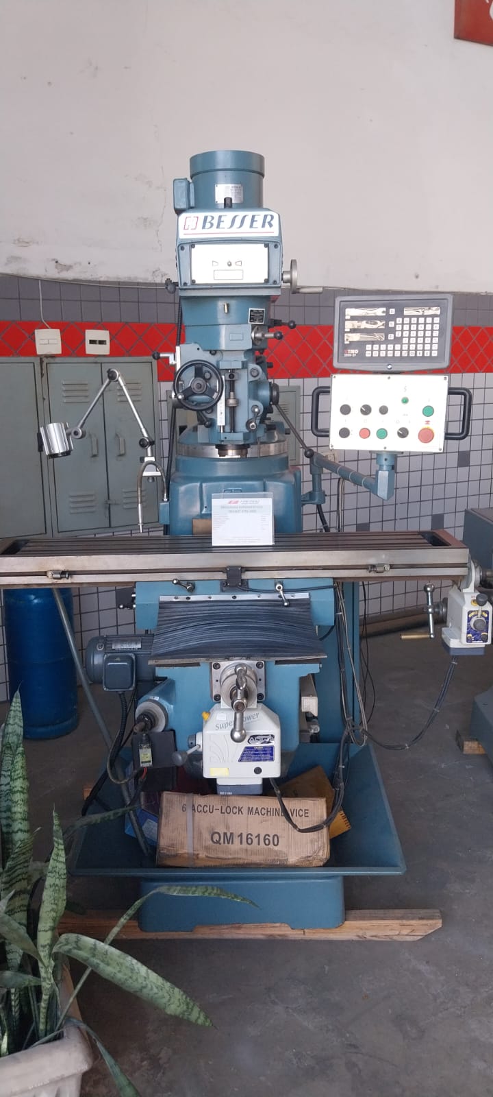 FRESADORA FERRAMENTEIRA BESSER BTM-2000VC