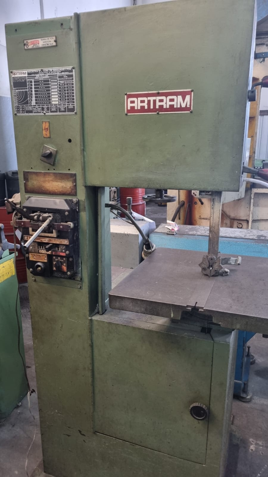 SERRA DE FITA VERTICAL ARTRAM AR-220 COM SOLDADOR