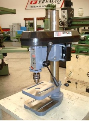 VENDIDA - FURADEIRA DE BANCADA MOTOMIL FBM-160 T