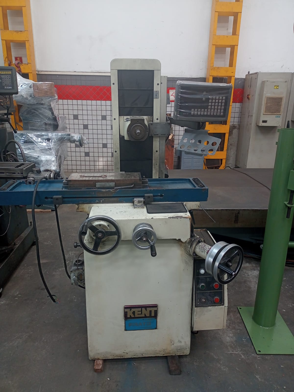 RETIFICA PLANA TANGENCIAL "KENT" KGS-200S