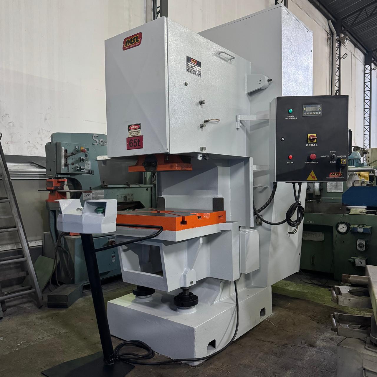 VENDIDA - PRENSA EXC. MSL PEF - 65 TON