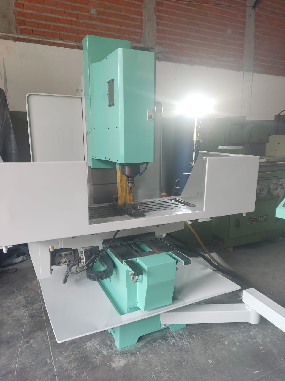 VENDIDO - FRESADORA CNC MEGGA 1000